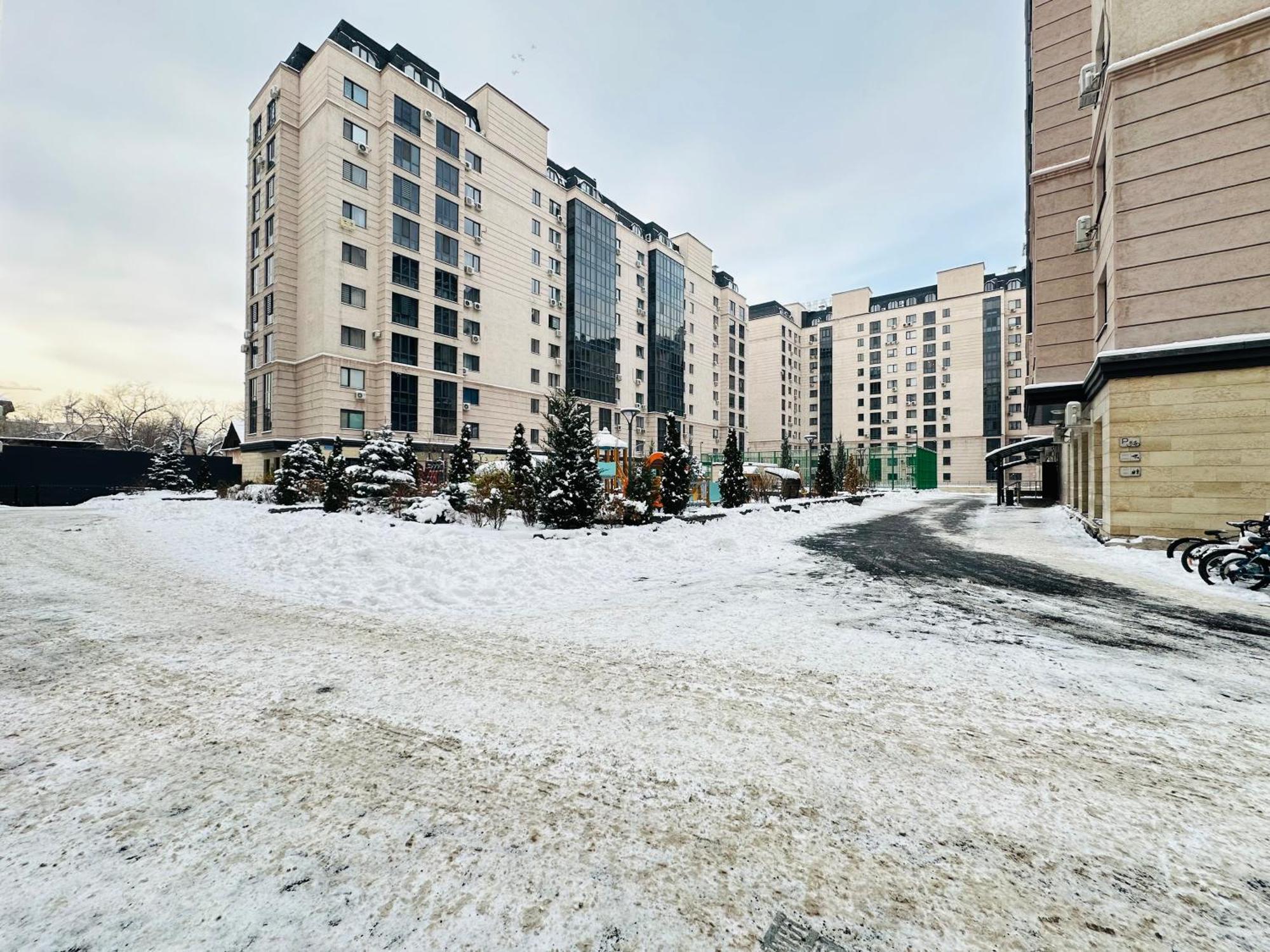 Vostochnyi Park Apartament In The Center Of Almaty Apartment Exterior photo